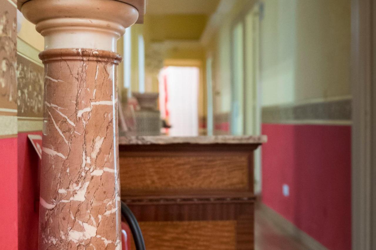 La Breccia A Porta Pia Acomodação com café da manhã Roma Exterior foto