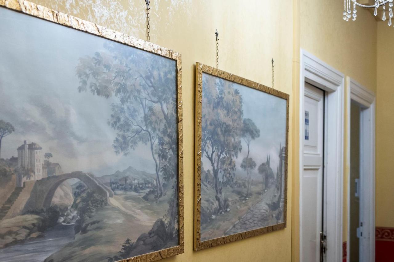 La Breccia A Porta Pia Acomodação com café da manhã Roma Exterior foto